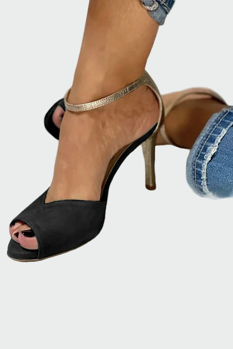 Elegant sandal with metallic strap