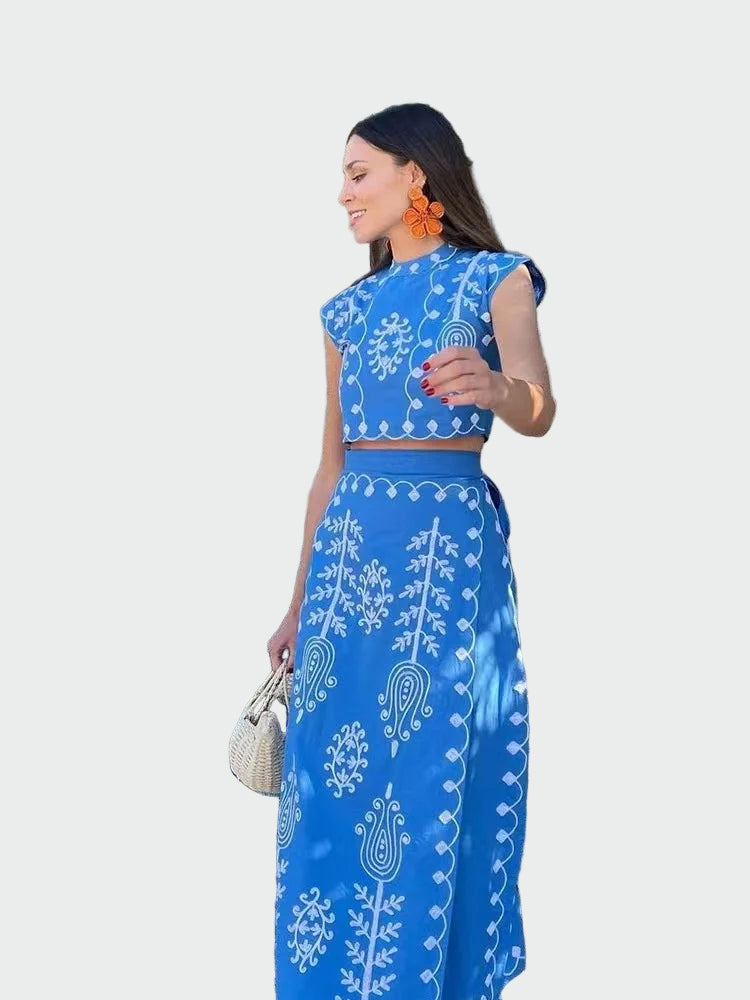 Elegant Set with Patterns