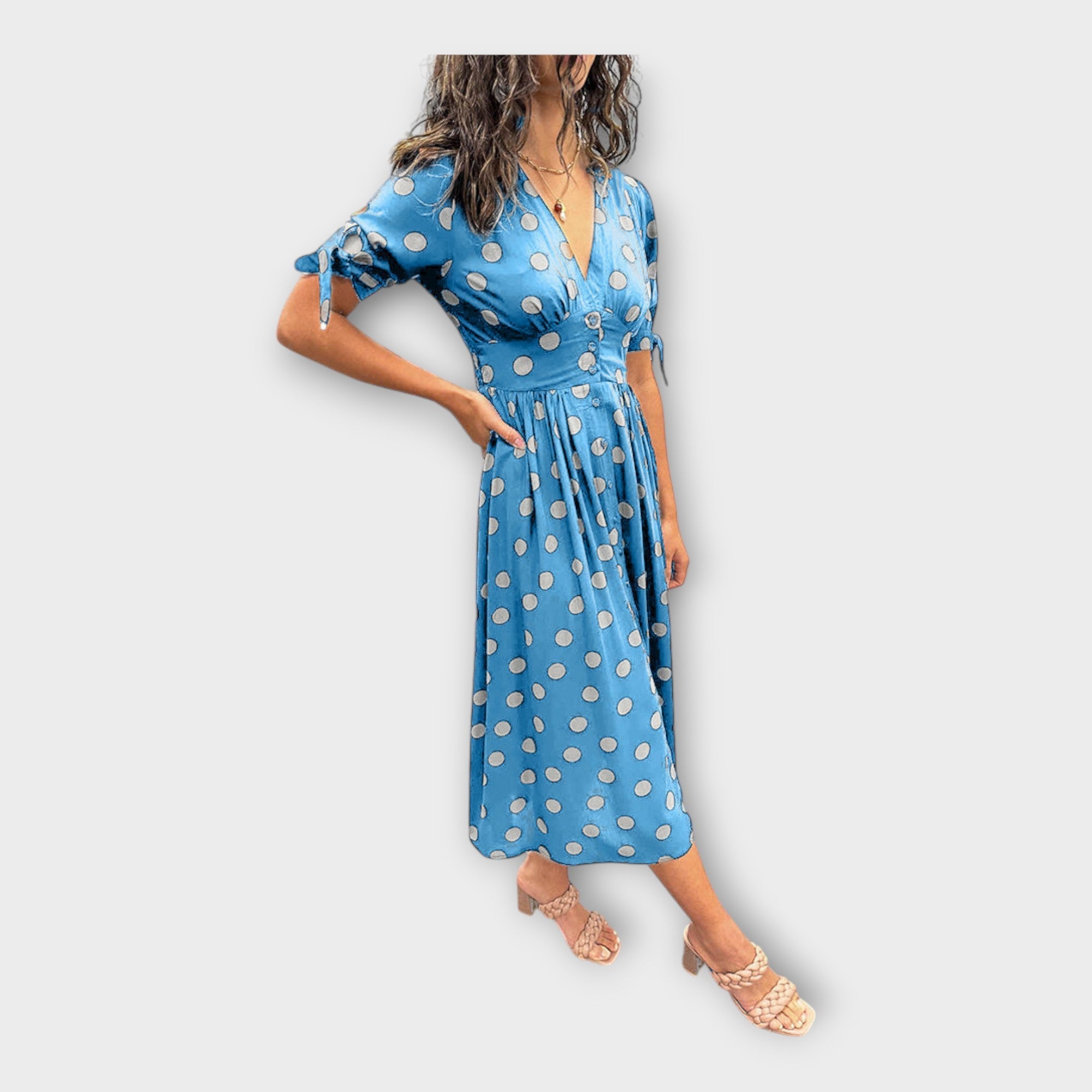 Elegant dress with a modern pattern and timeless finesse