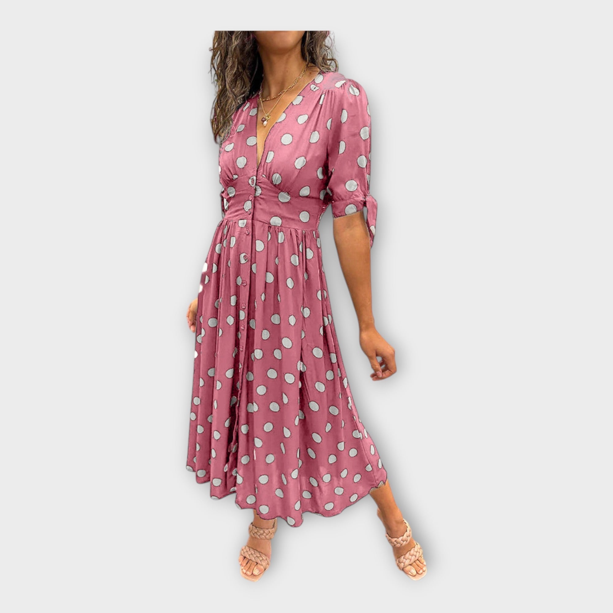 Elegant dress with a modern pattern and timeless finesse