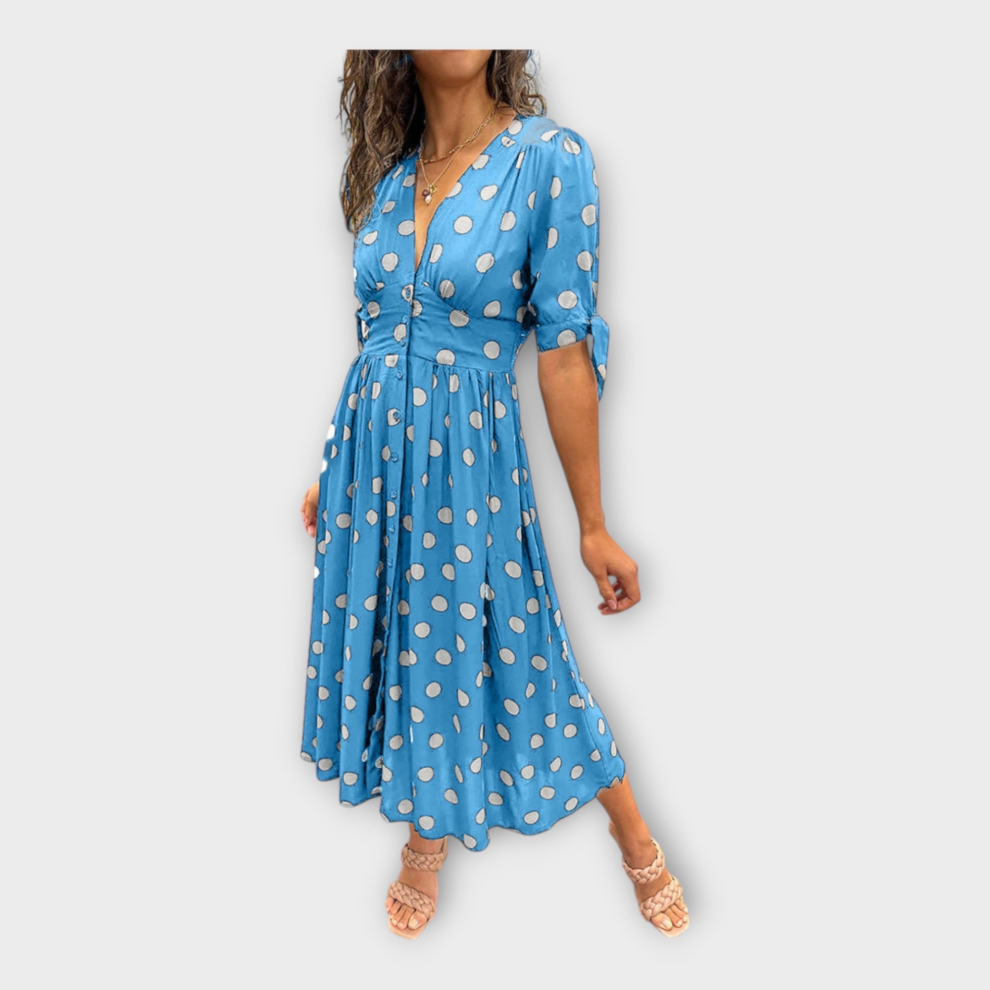 Elegant dress with a modern pattern and timeless finesse