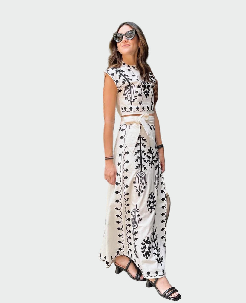 Elegant Set with Patterns