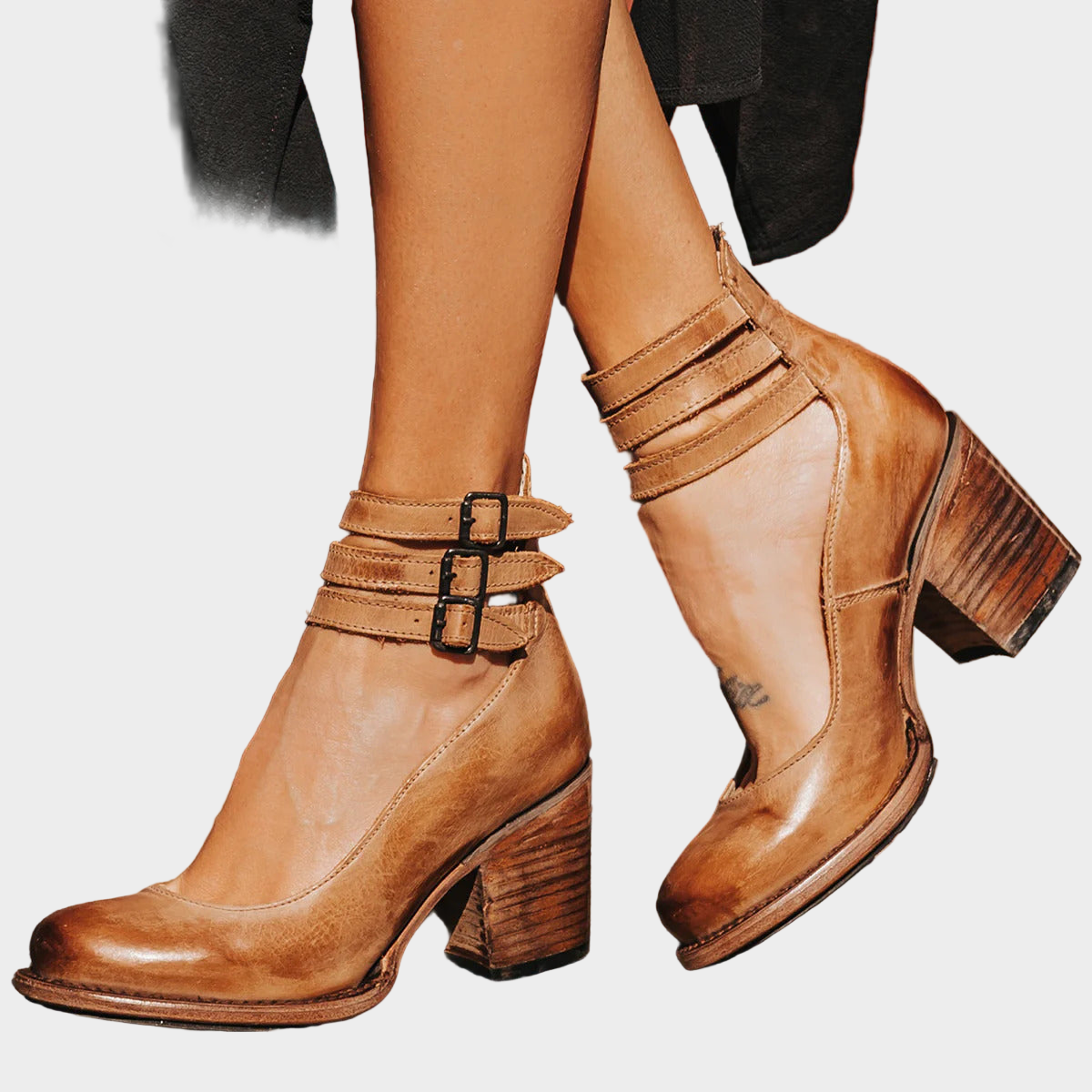 High Heeled Shoes with Multiple Straps