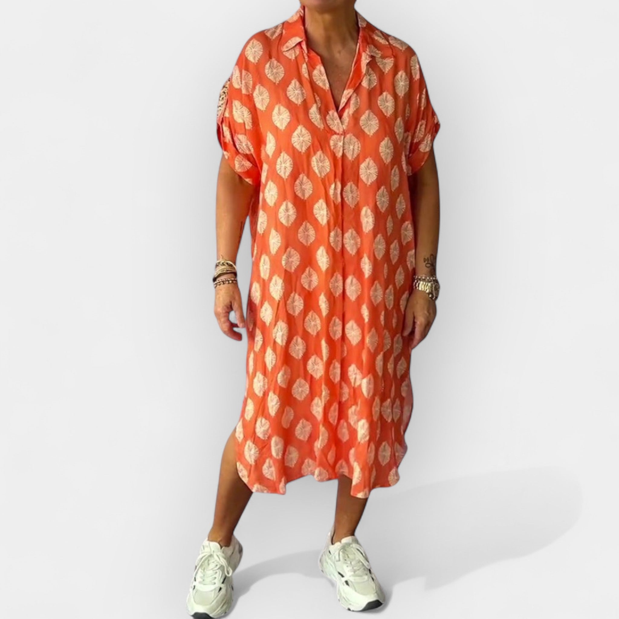 Airy summer dress with neckline