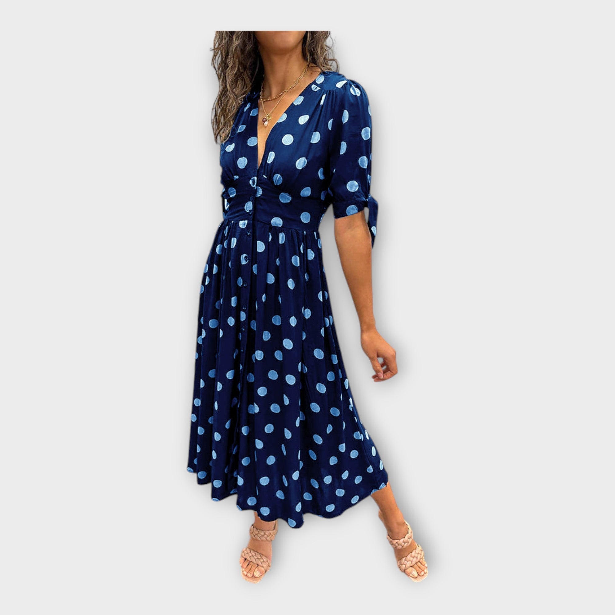 Elegant dress with a modern pattern and timeless finesse