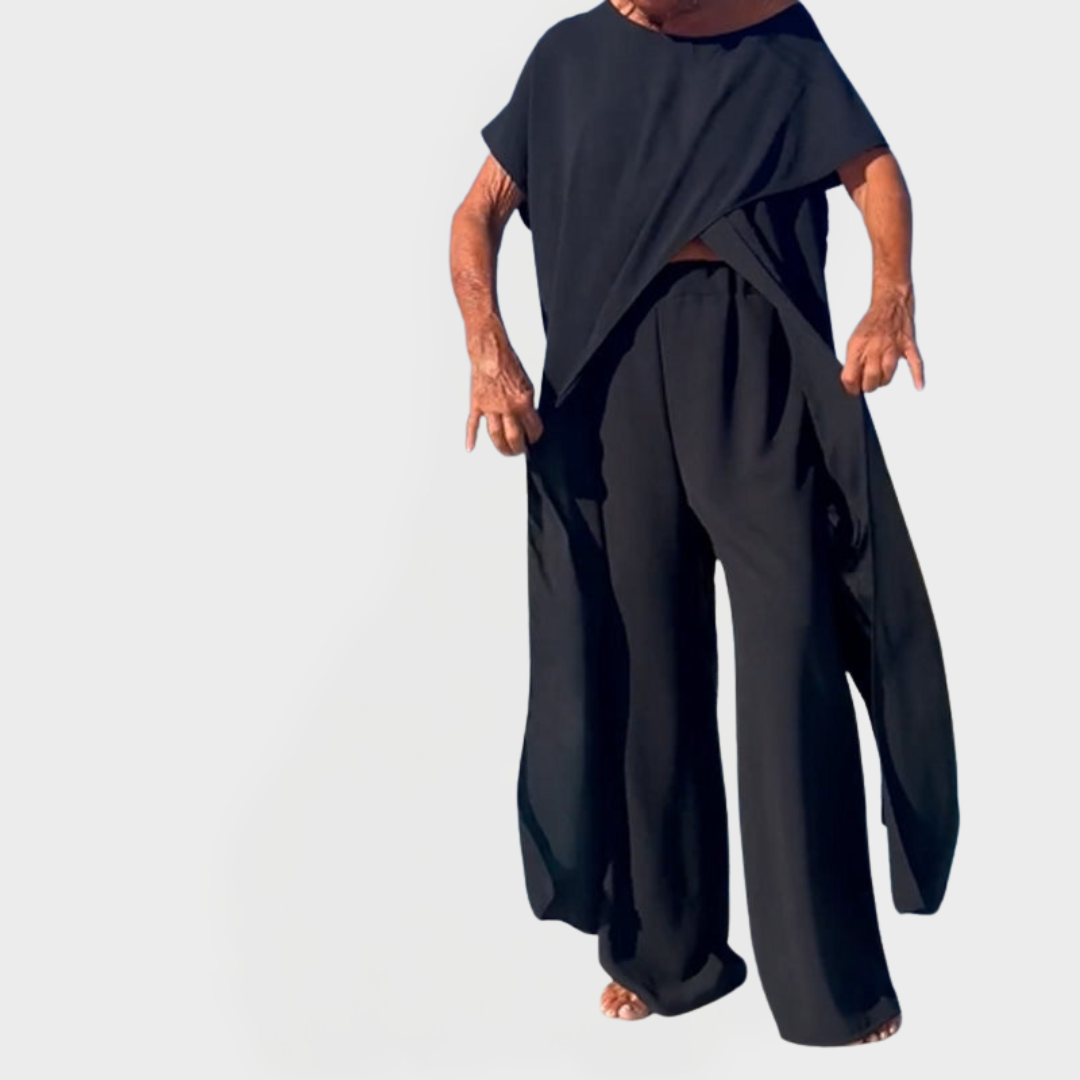 Set with Top and Trousers in a Solid Colour with Décolletage