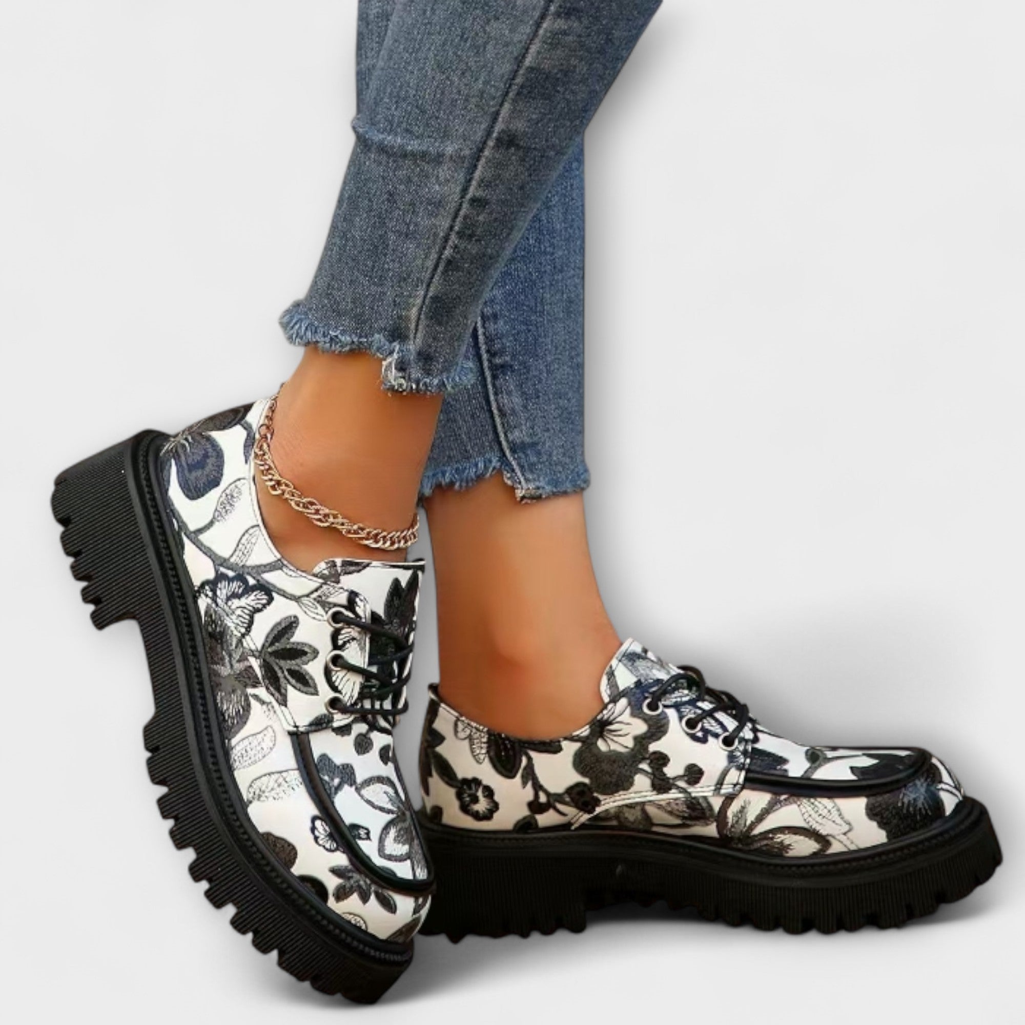 Sandra - Classic Retro Moccasins with Style