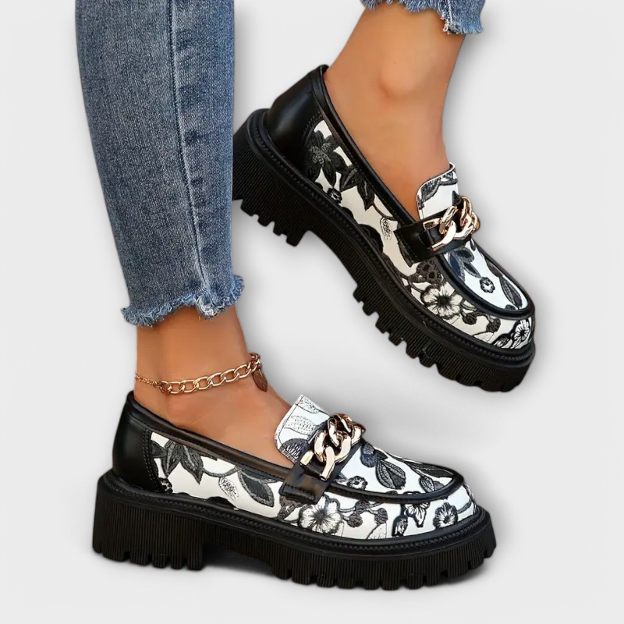 Sandra - Classic Retro Moccasins with Style