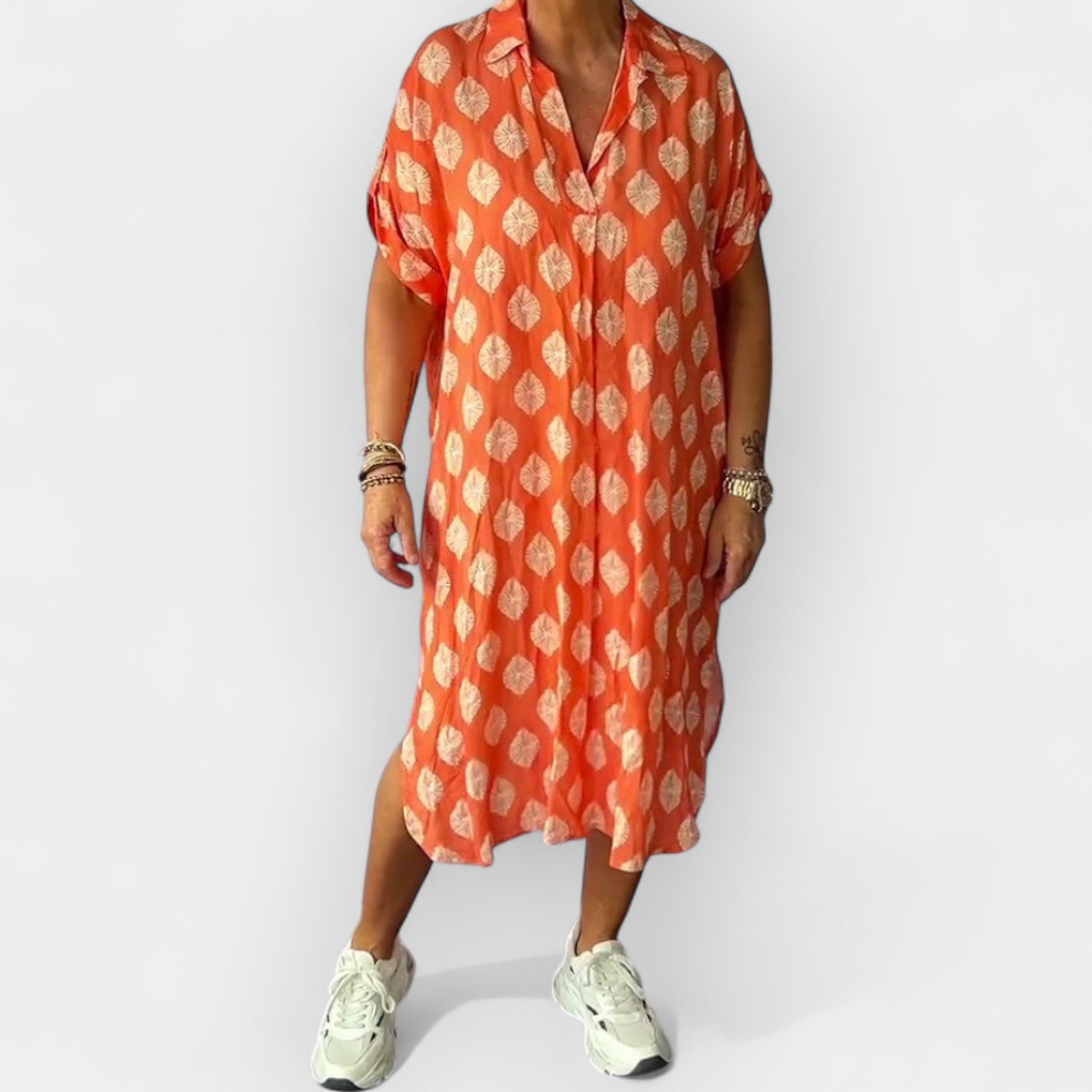 Airy summer dress with neckline