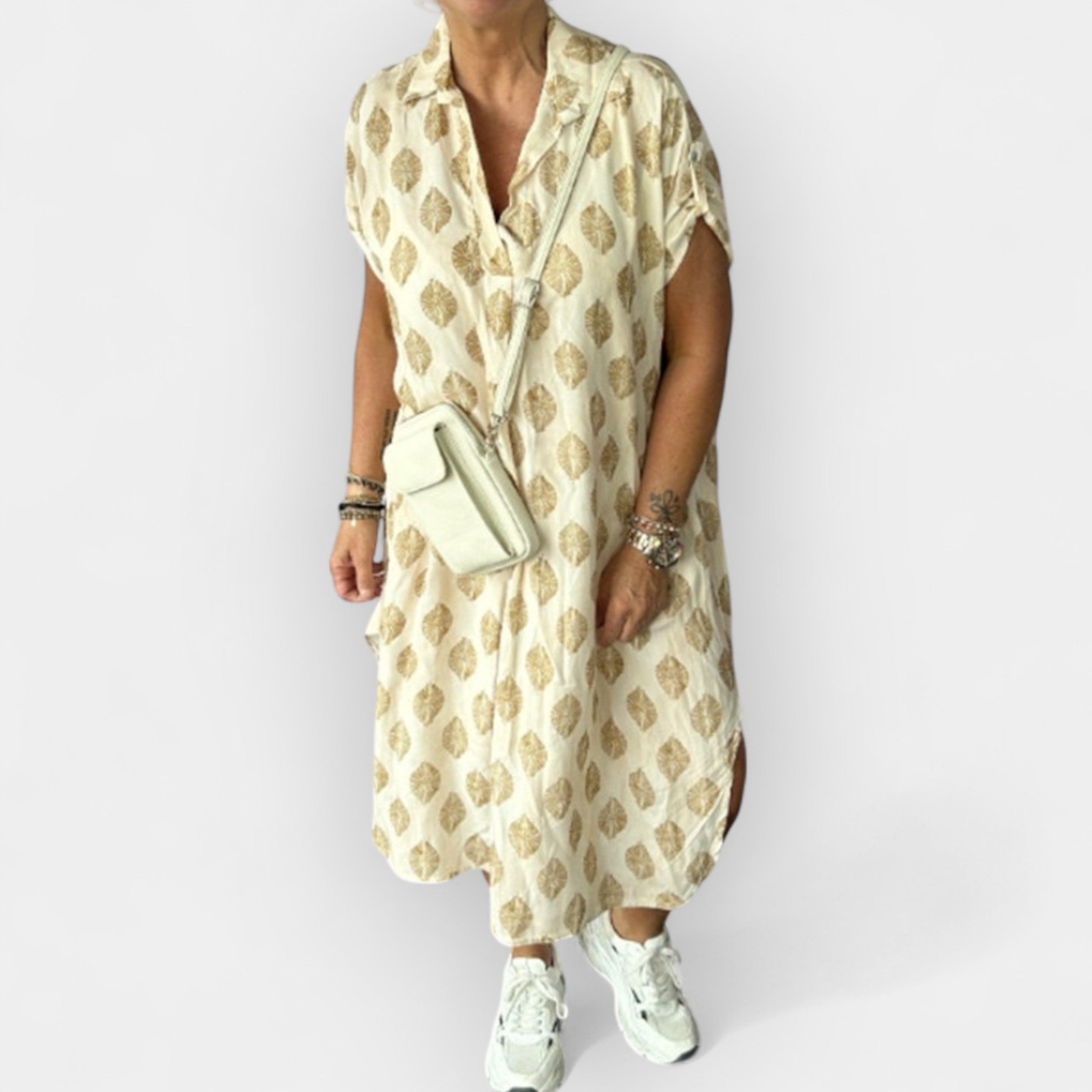 Airy summer dress with neckline