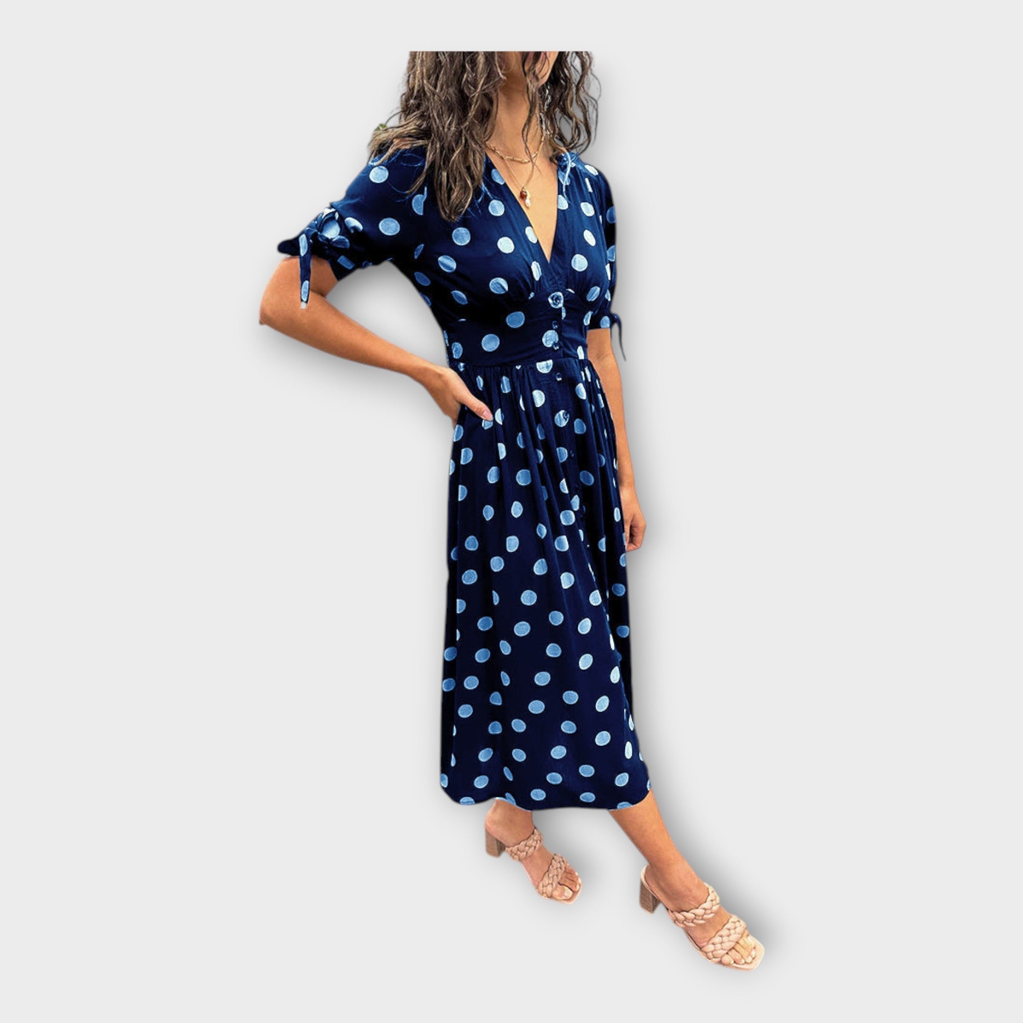 Elegant dress with a modern pattern and timeless finesse