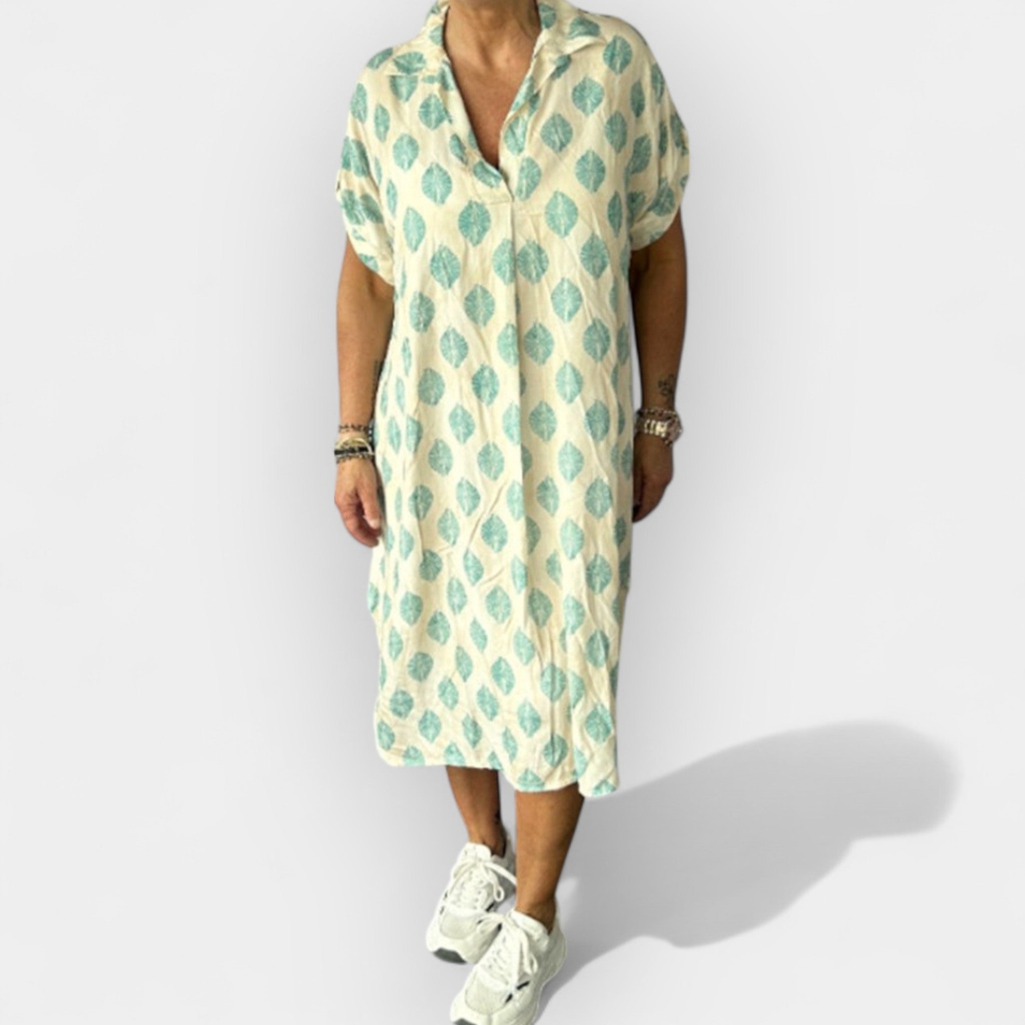 Airy summer dress with neckline