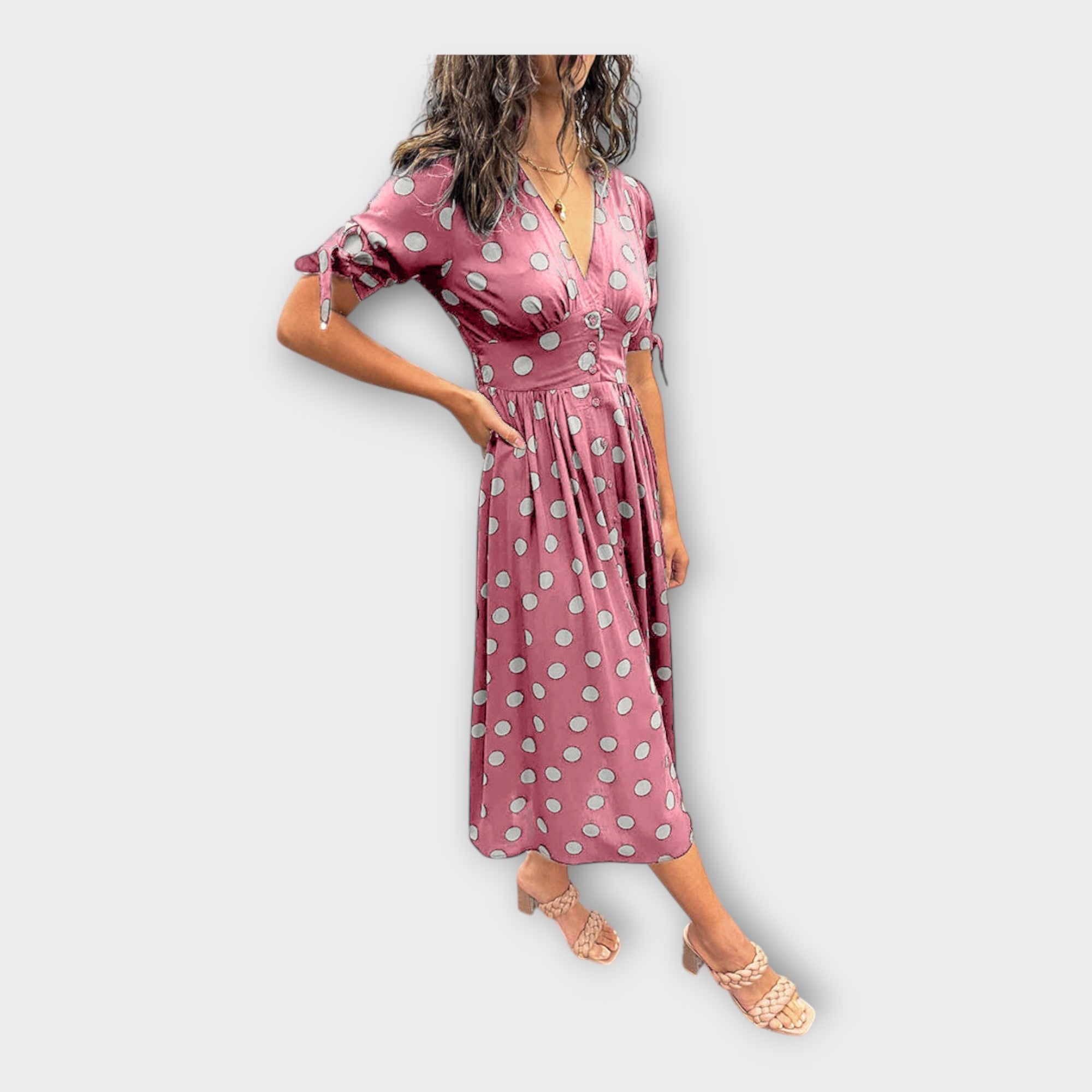 Elegant dress with a modern pattern and timeless finesse