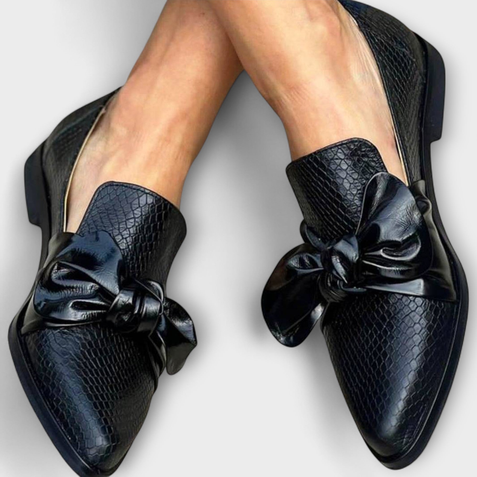 Claudia - Loafers with Decorative Ribbon
