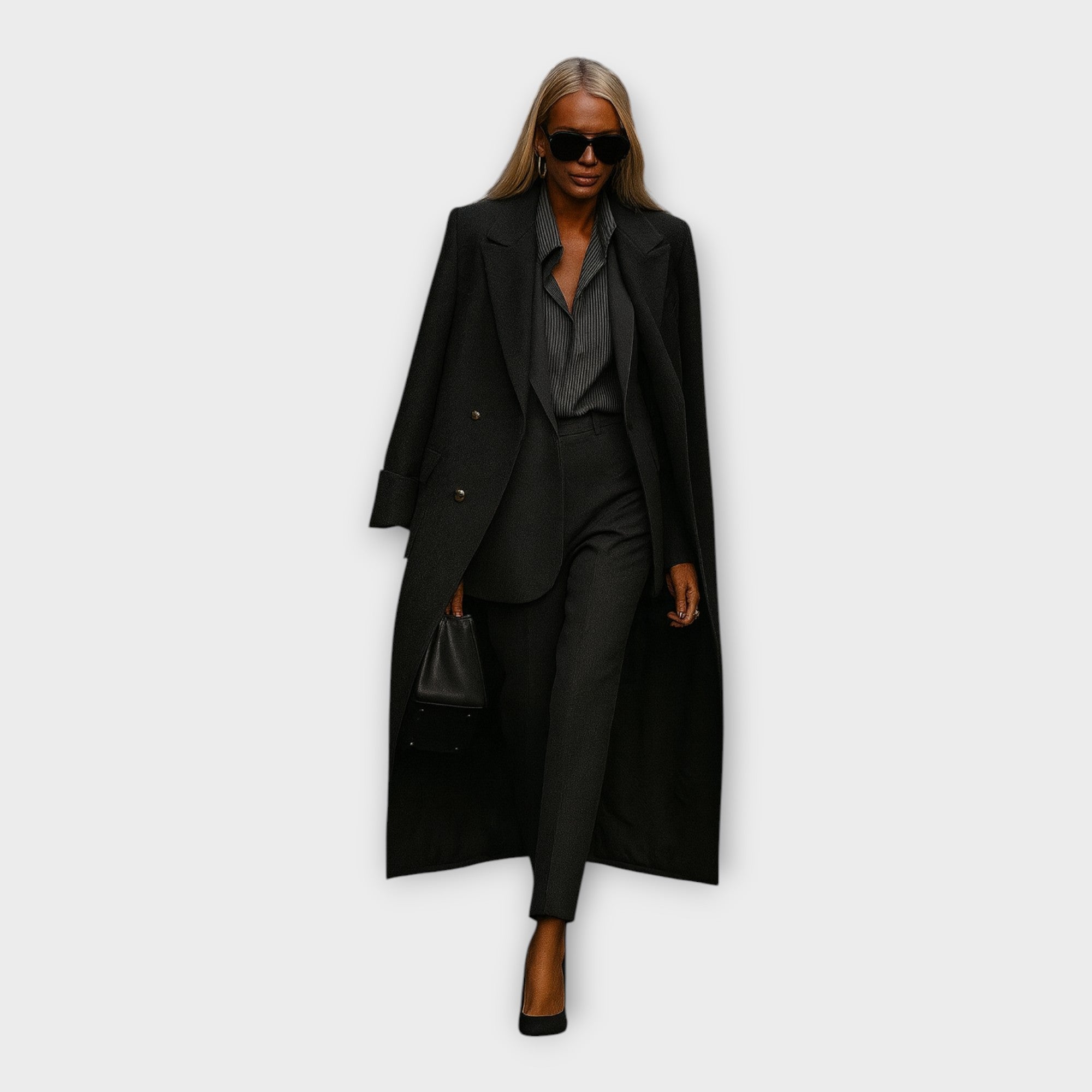 Elegant set with trousers and coat in a minimal line