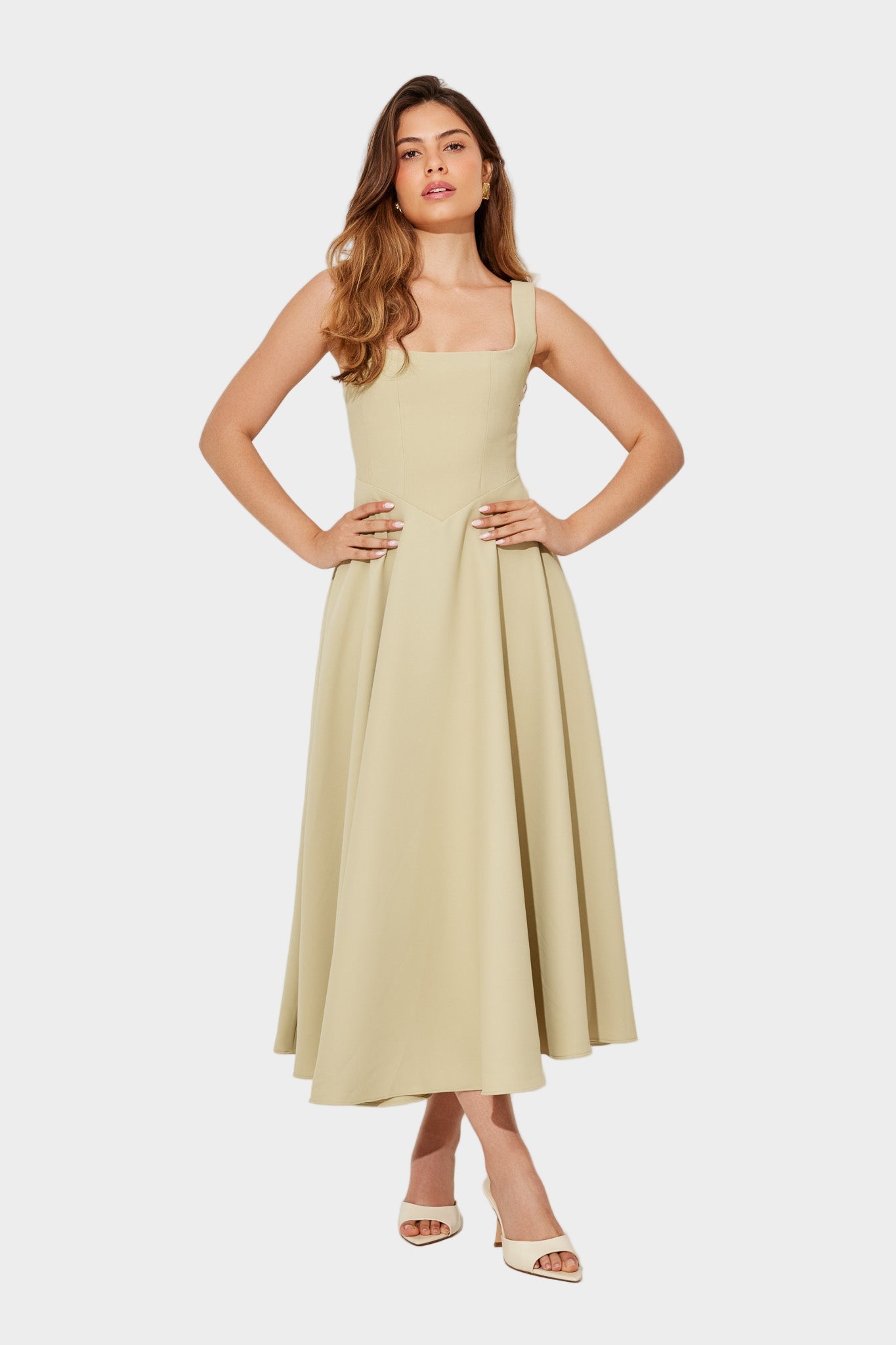 Timeless Airy Midi Dress with Elegant Silhouette and Natural Movement