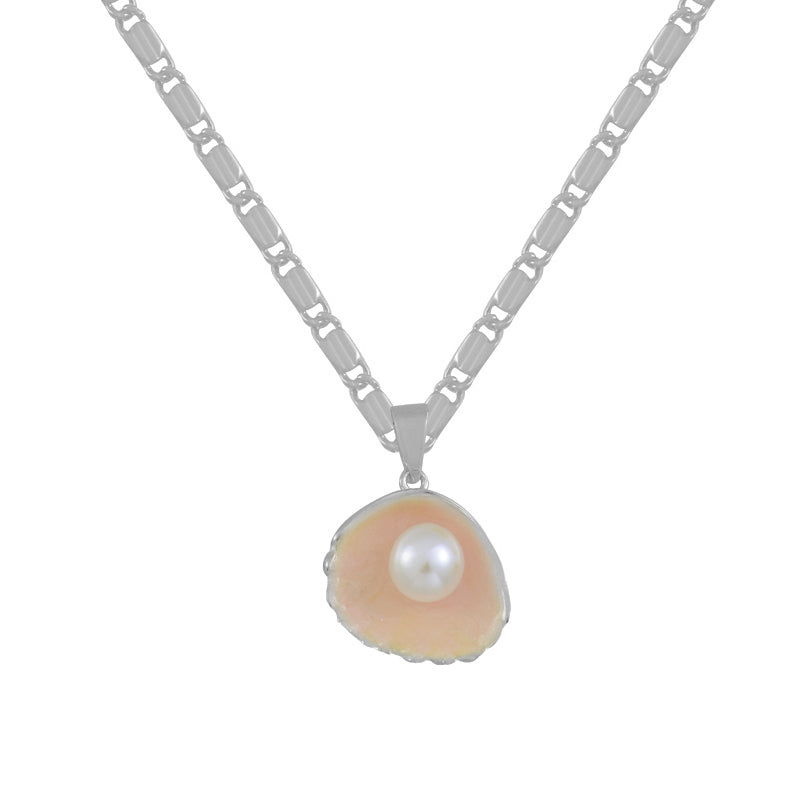 Shell Design Necklace