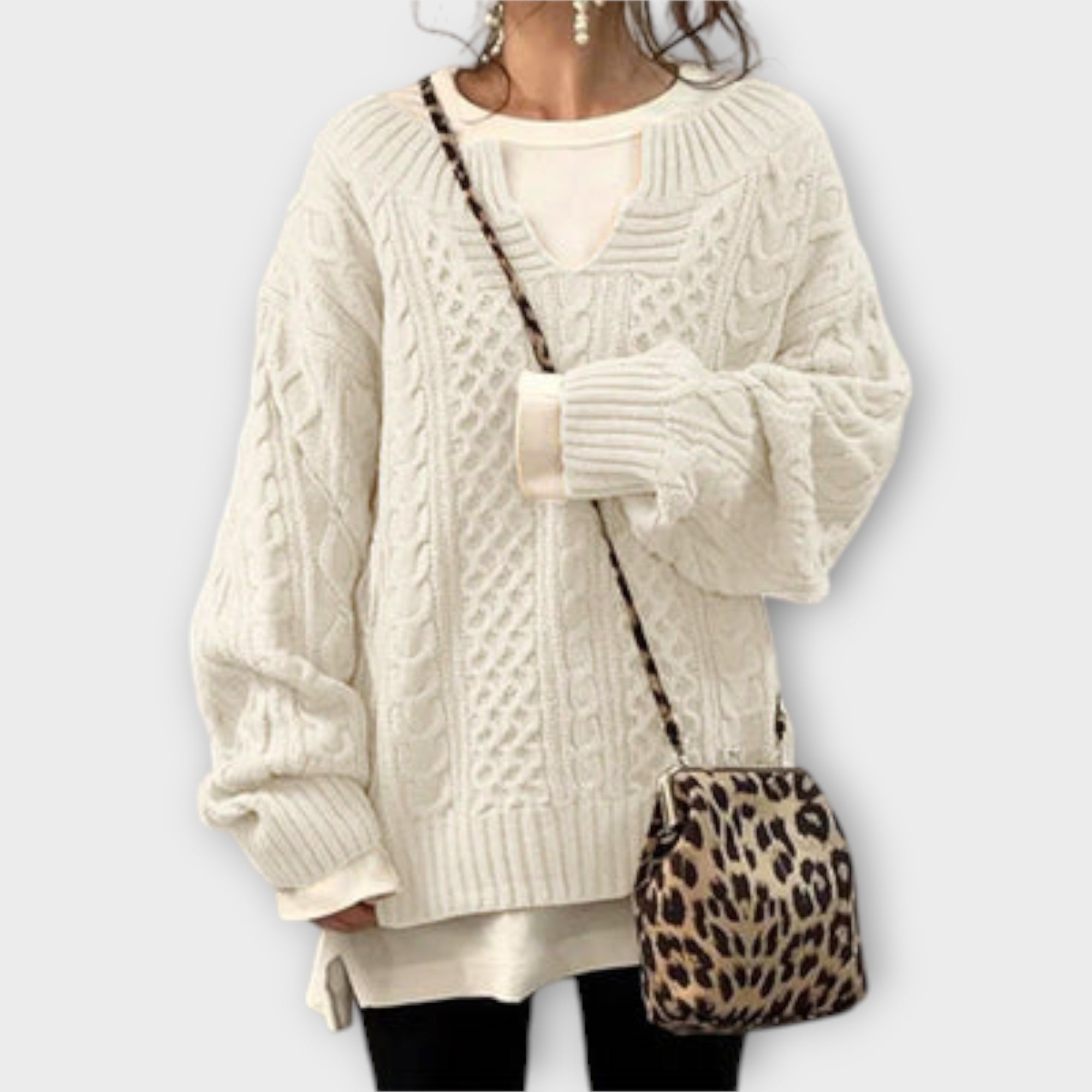 Lily - Oversized Knitted Sweater with Cable Knit Design