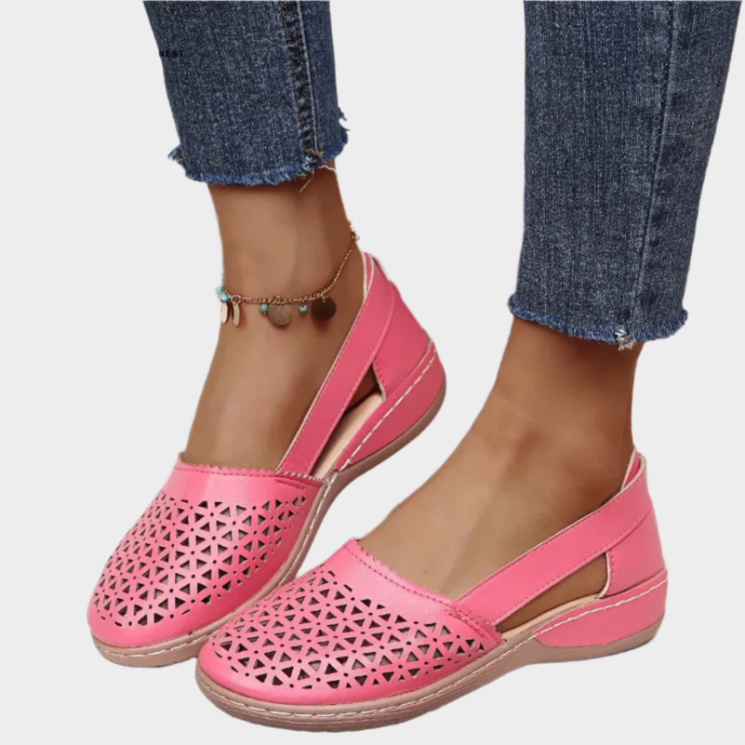 Anatomical Leather Ballerinas with Cut-Outs and Strap