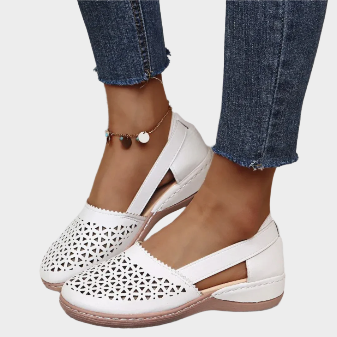 Anatomical Leather Ballerinas with Cut-Outs and Strap