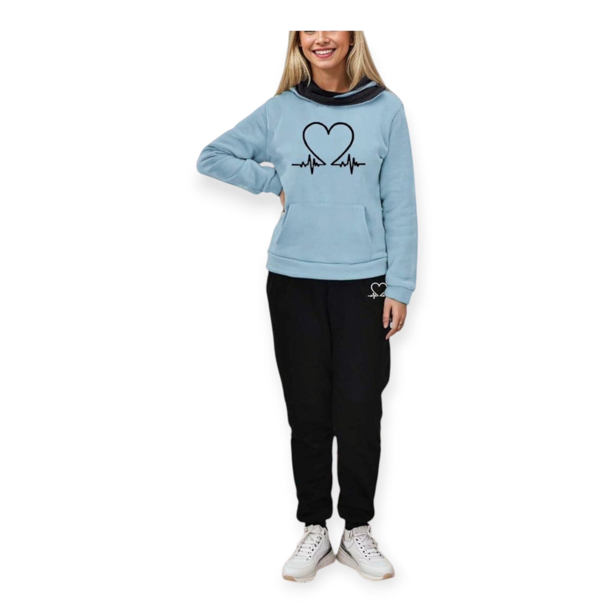 Comfortable hoodie and trousers set with a modern design