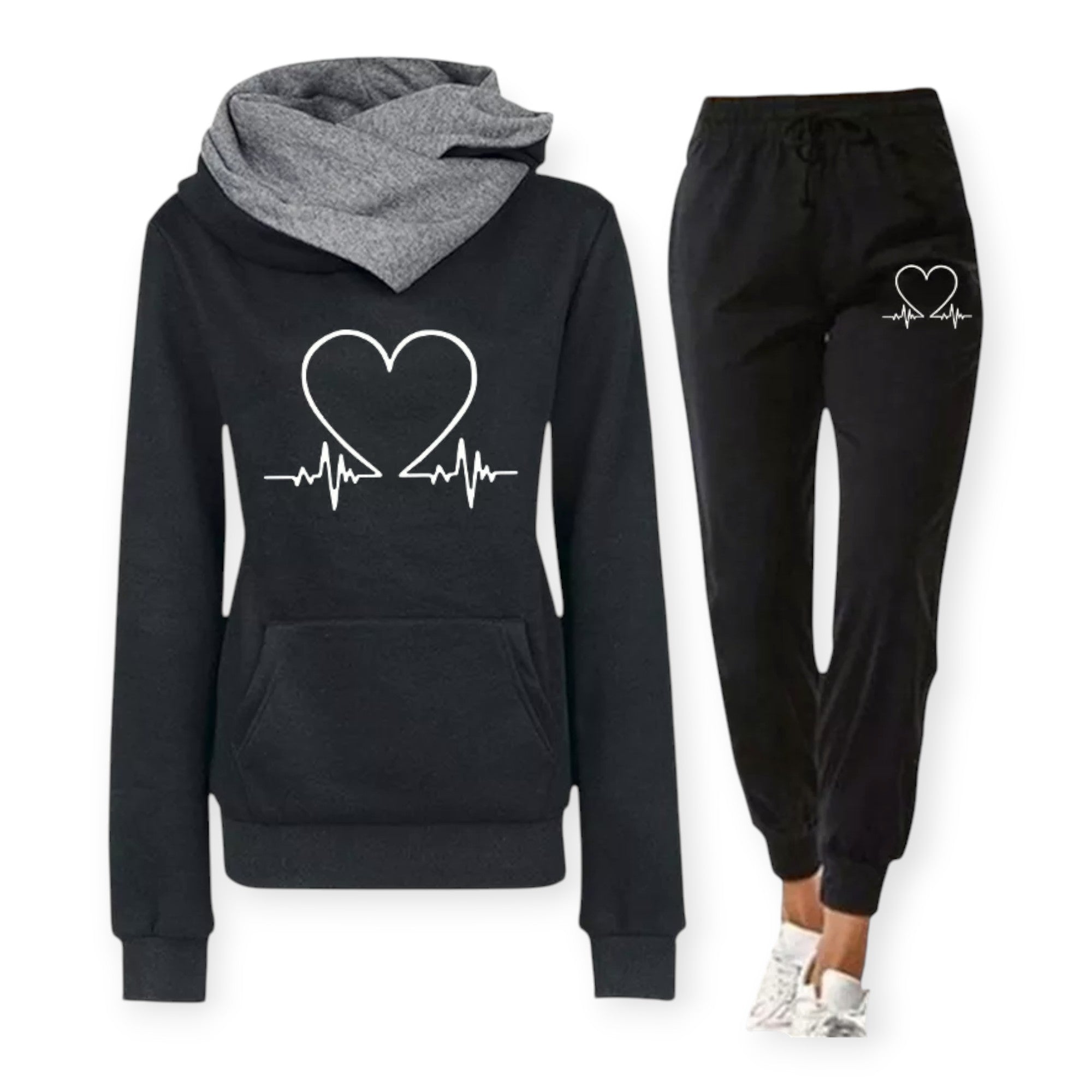 Comfortable hoodie and trousers set with a modern design