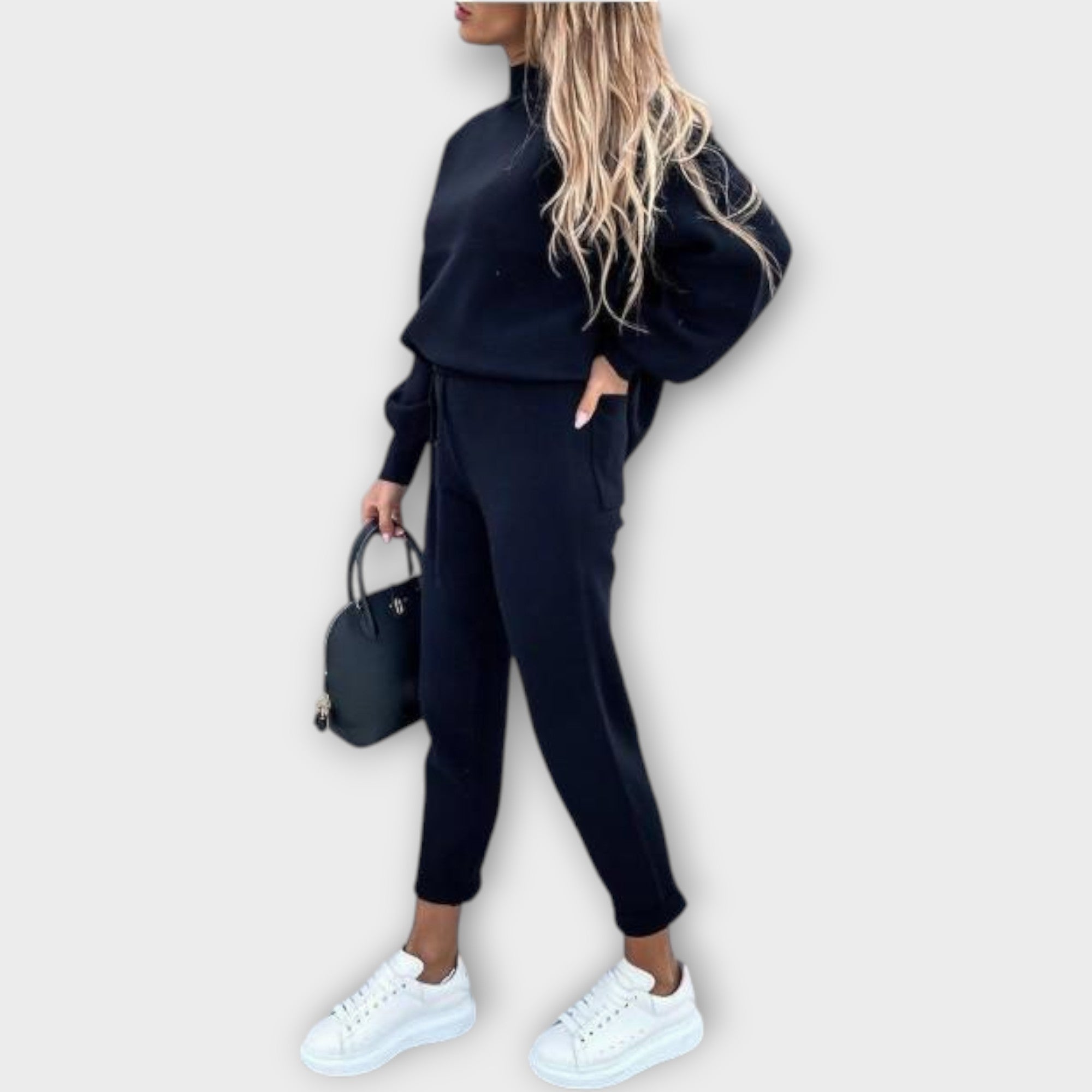 Set with Comfortable Fit and Timeless Elegance