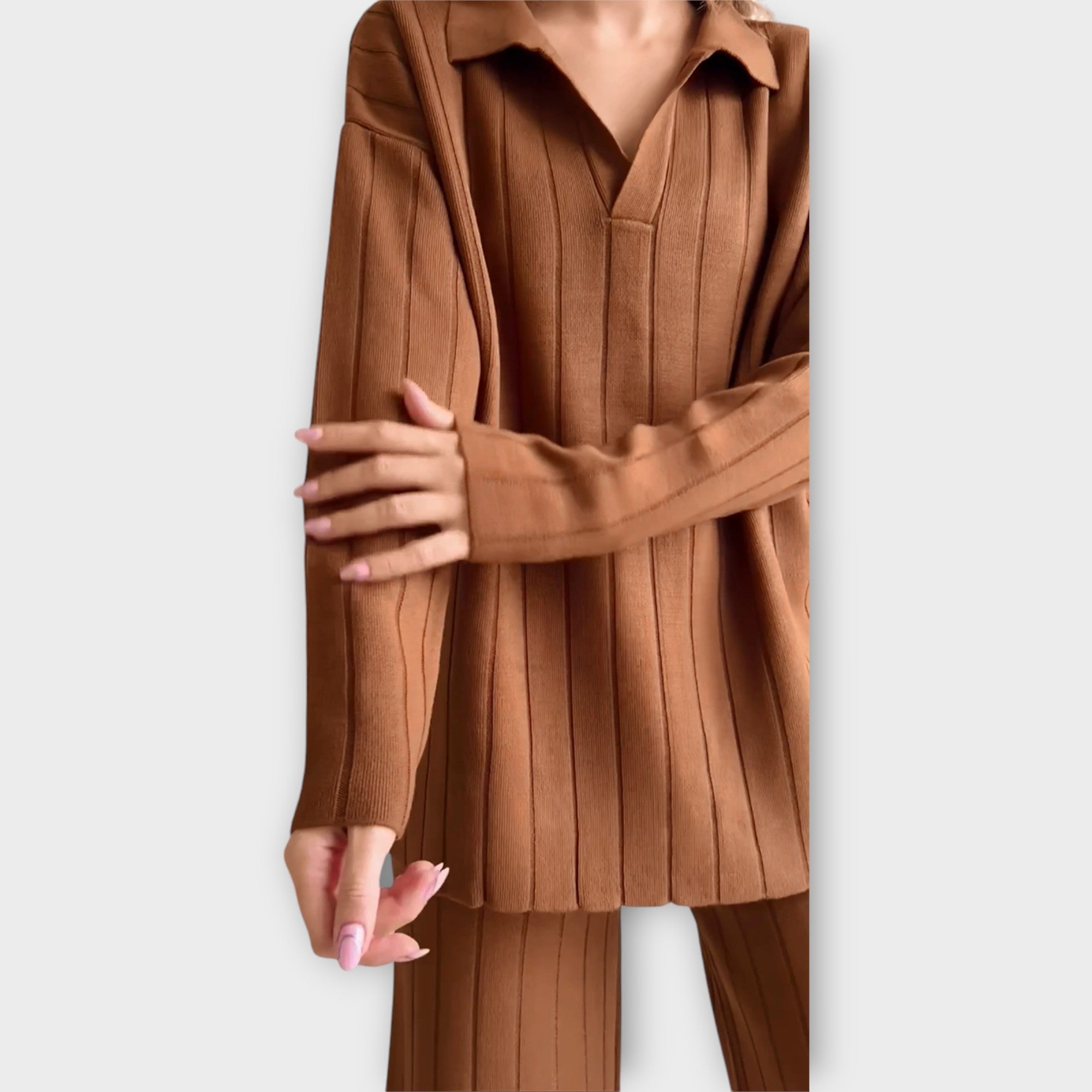 Set with Loose Line and Minimal Style