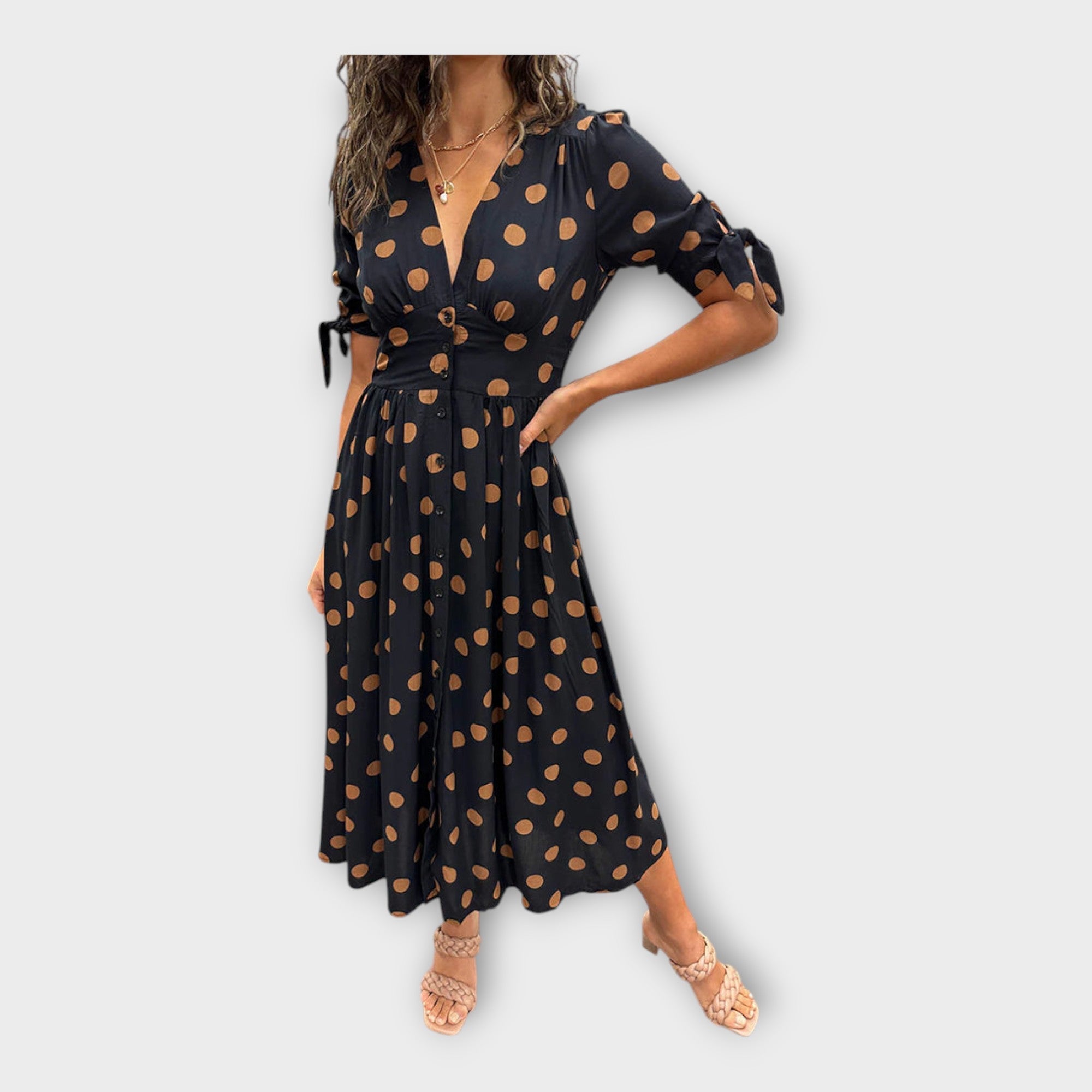 Elegant dress with a modern pattern and timeless finesse