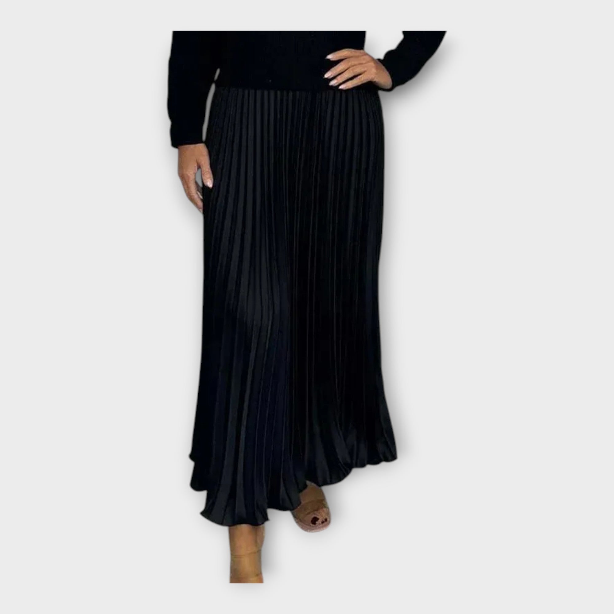 Elegant Dress with Pleated Design and Timeless Aesthetic