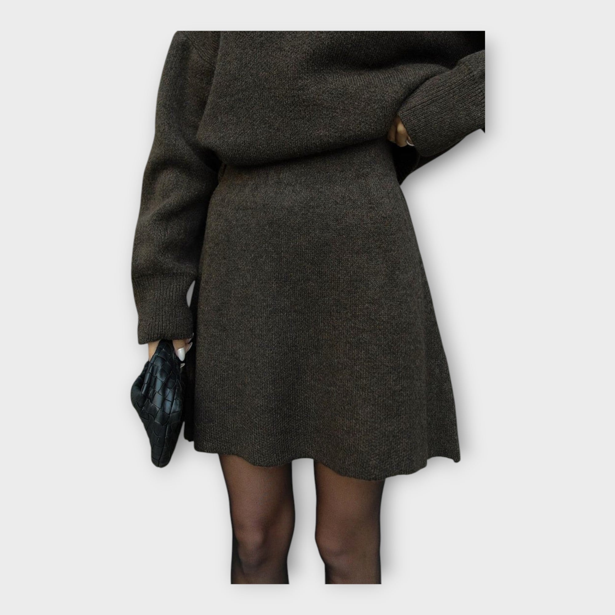 Knitted Top and Skirt Set with Modern Line