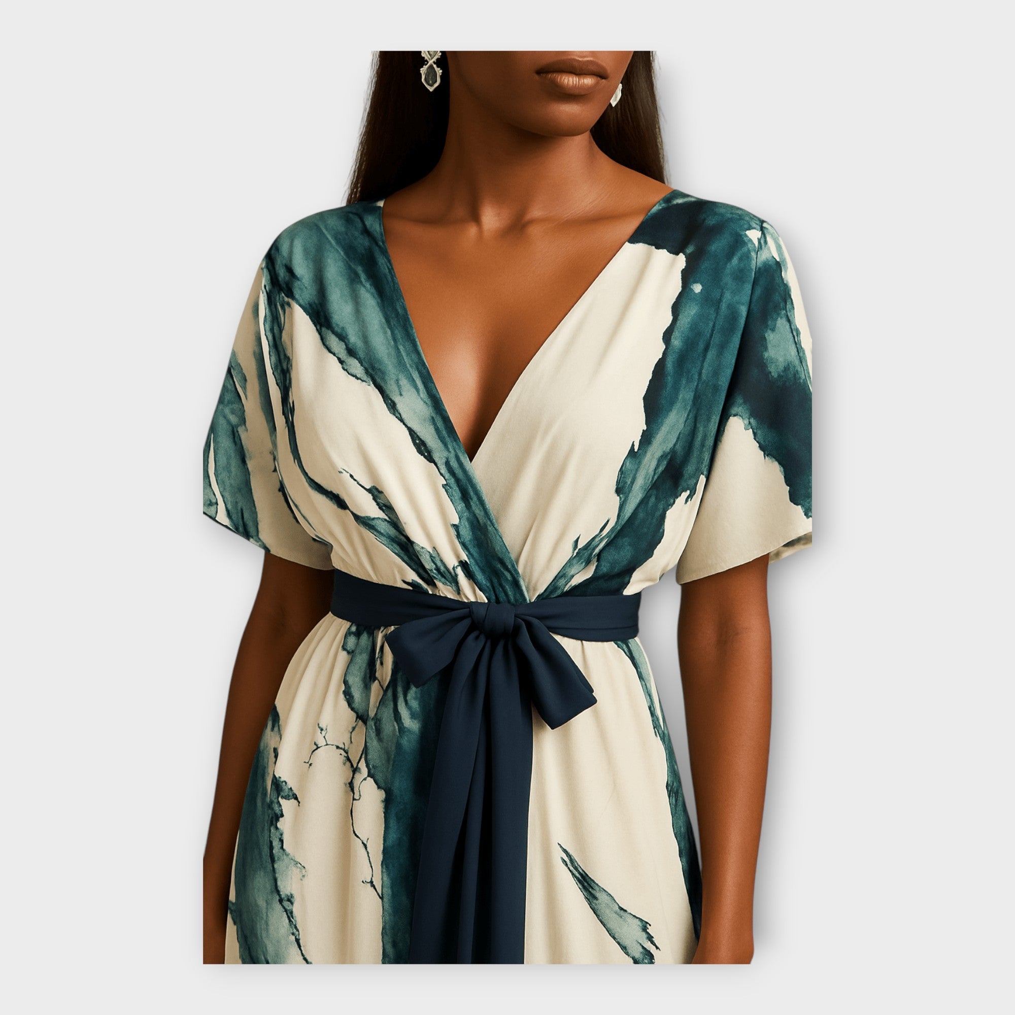 Long Dress with Belt and Flowing Line