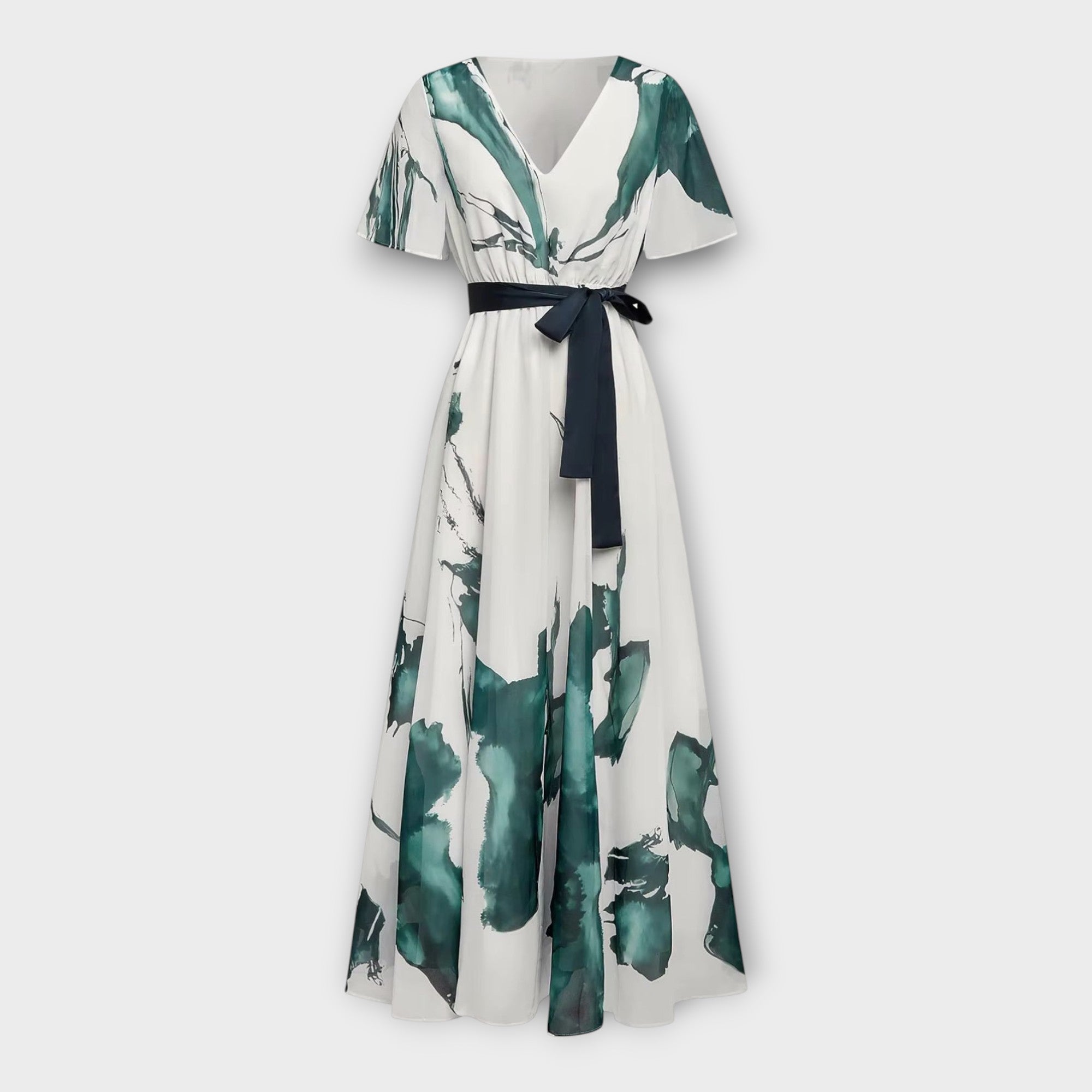 Long Dress with Belt and Flowing Line