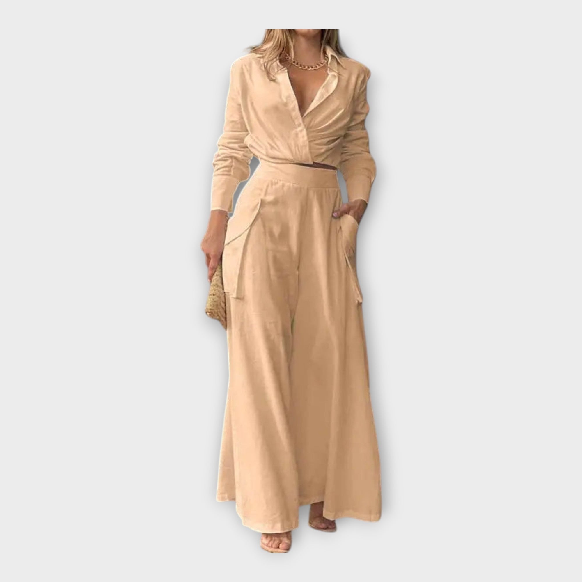 Set with timeless elegance and minimal aesthetic