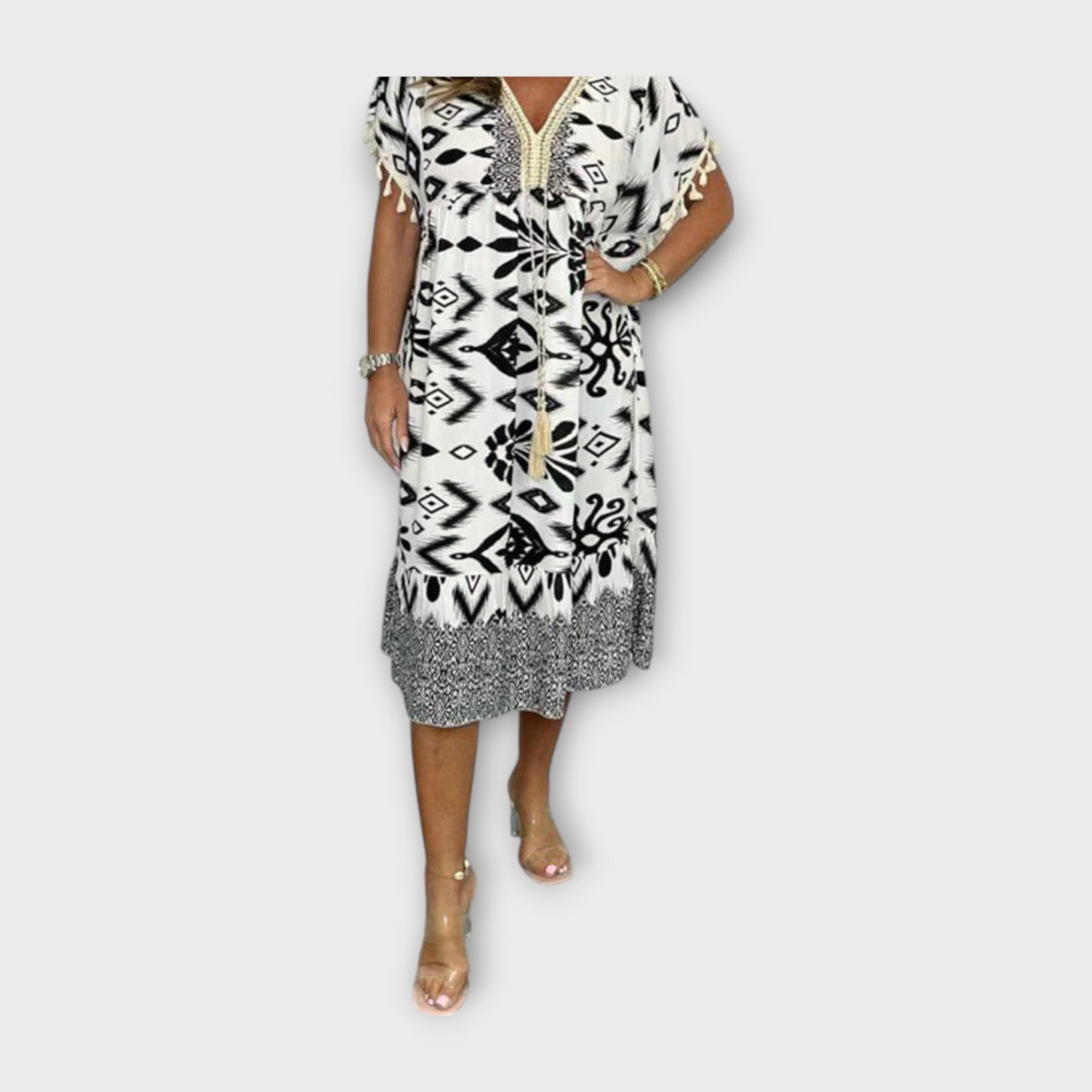 Knee-Length Kaftan with Patterns and Cord
